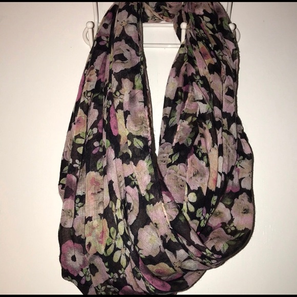 Scarf - Picture 1 of 1